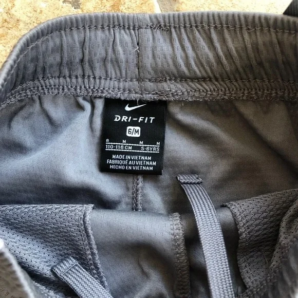 NWT Boys Nike Basketball Shorts - Picture 3 of 3